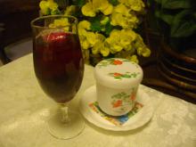 ウェルカムドリンク 季節に合わせた自家製<br />
ハーブティ　赤紫素ジュース　梅エキスジュース　つゆひかり茶